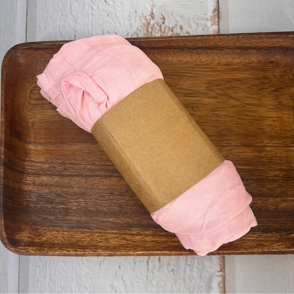 Momcozy Muslin Swaddle Blankets, Soft Silky Baby Blankets 47 x 47 inches - Picture 8 of 8